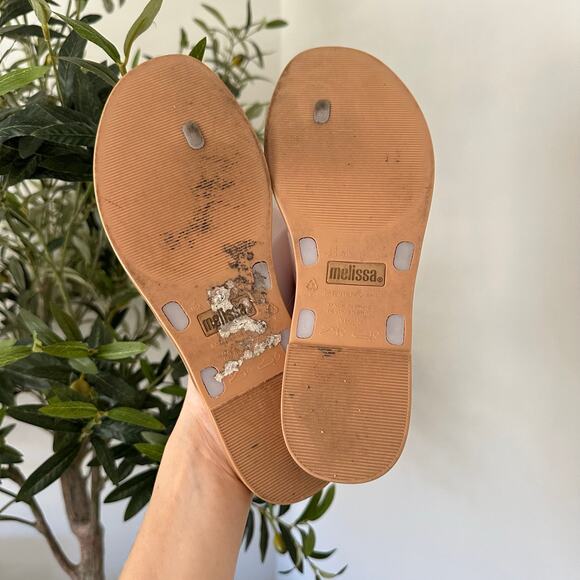 Melissa Essential Chic T-Strap Flip Flop Sandals Beige 7 - Picture 5 of 6